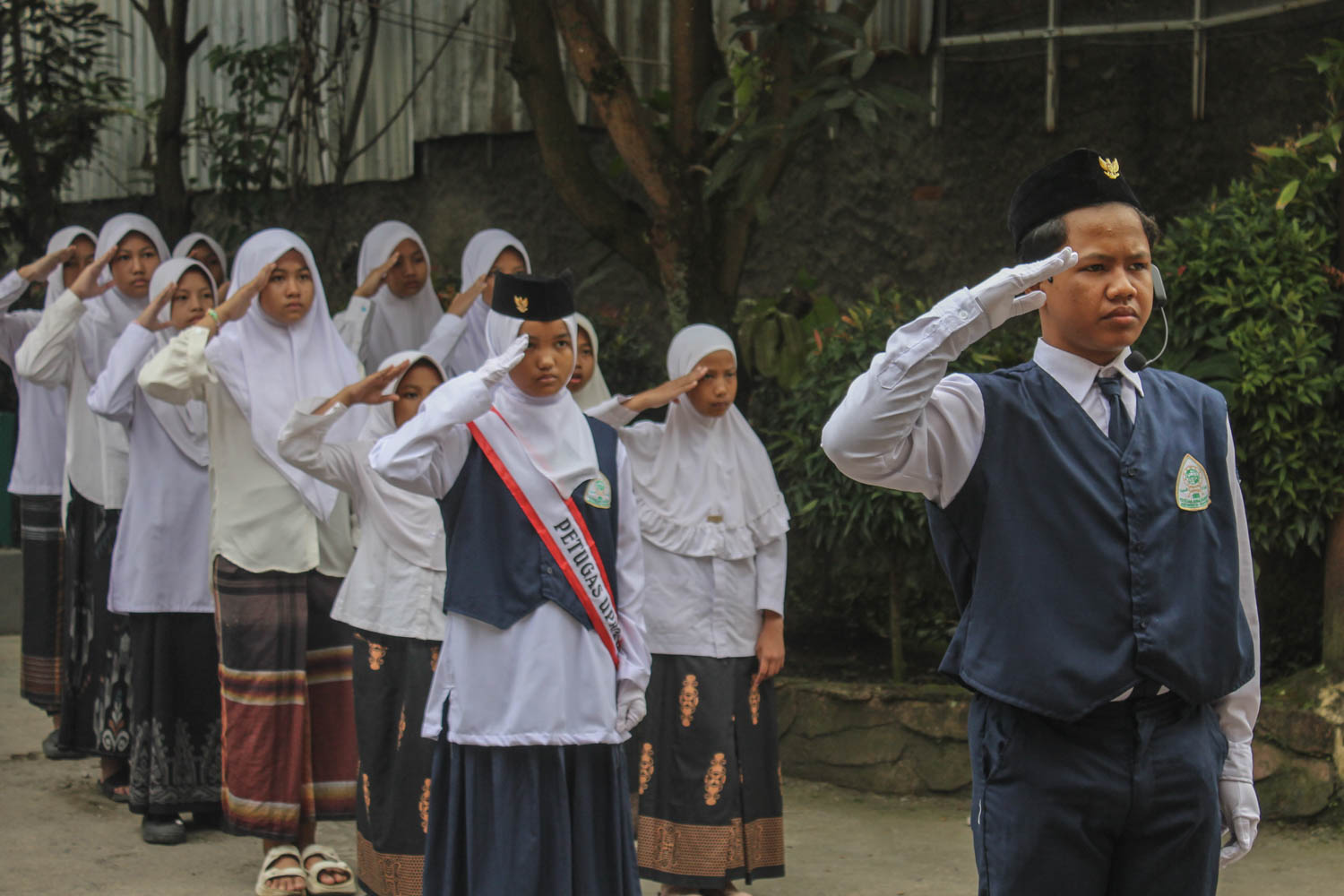 MEMPERINGATI KEMERDEKAAN DALAM BINGKAI KEBERSAMAAN